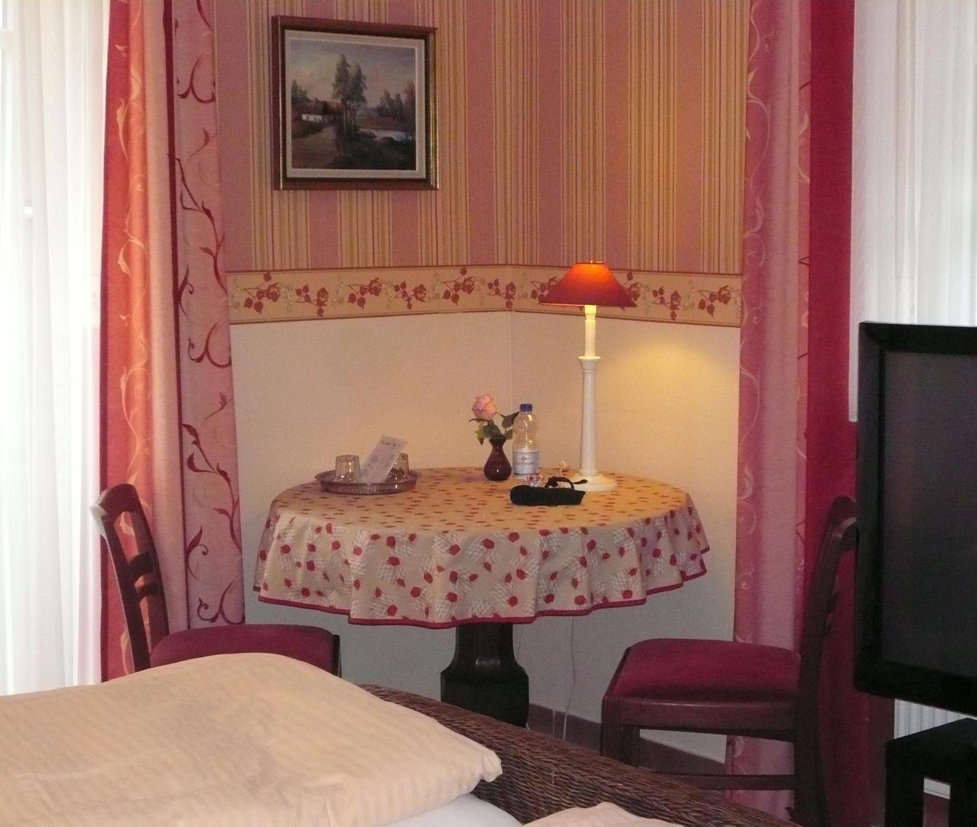 Mosel-Landhaus Am Moselufer B&B Briedern Ngoại thất bức ảnh